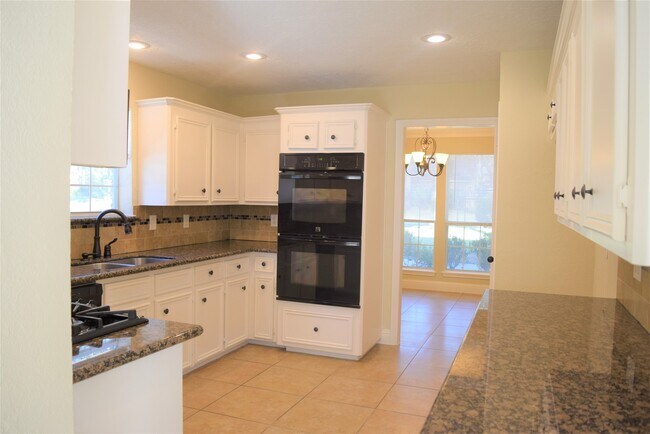 Building Photo - 6207 Northway Dr