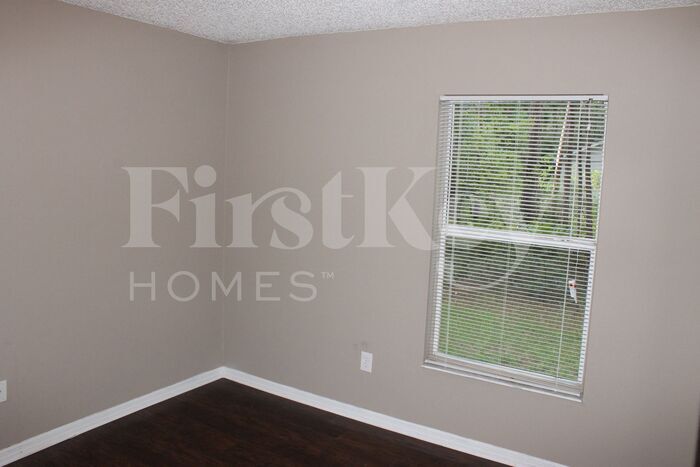 Building Photo - 14936 SE 25 Pl