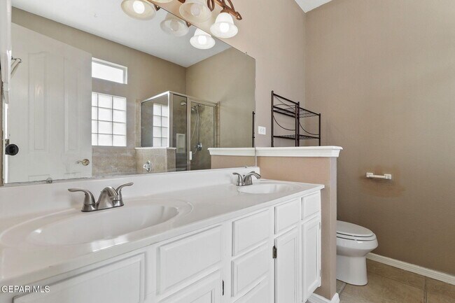 Building Photo - 2029 Sun Chariot St