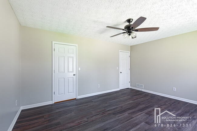 Building Photo - 6080 Stone Wood Dr NW