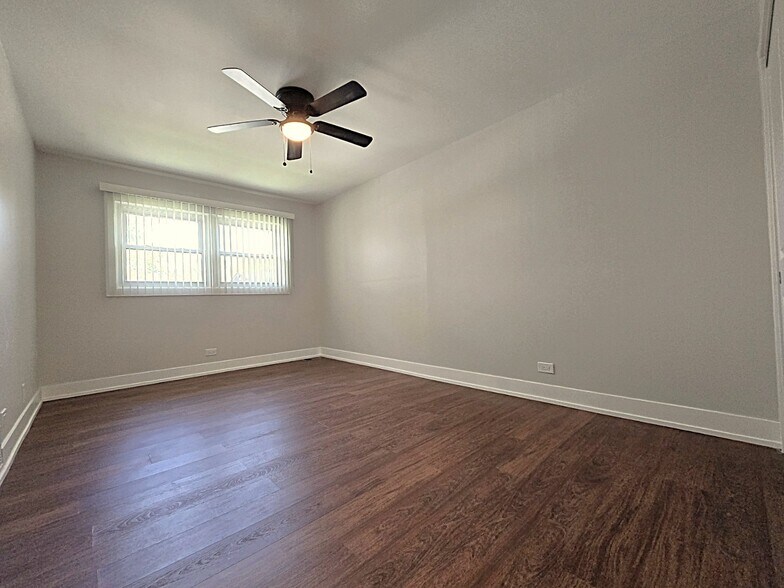 Building Photo - 1002 E Callero Cir