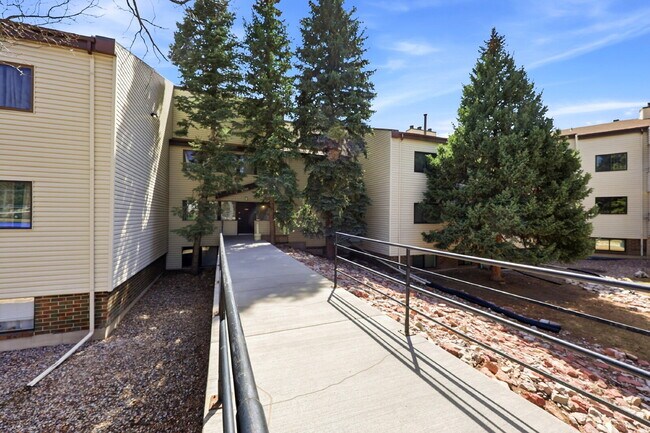 Building Photo - $1,345.95, 2-bed, 2-bath condo located in Colorado Springs with in-unit laundry and $300 cleaning...