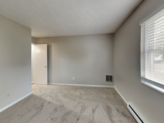 Building Photo - 3241 Remington Dr