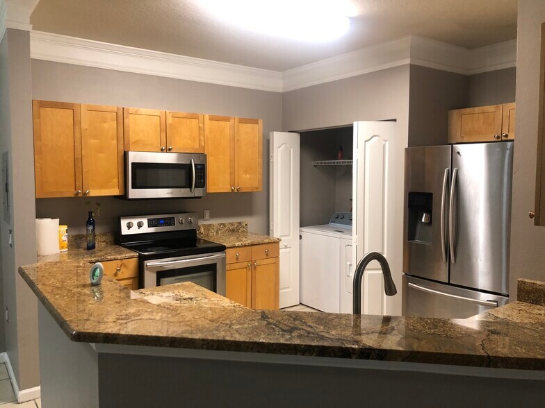 Building Photo - 8848 Villa View Cir