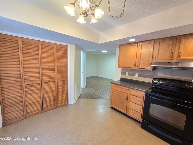 Building Photo - 6418 Venango Dr