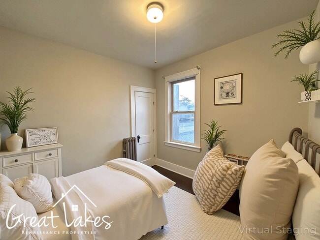 Building Photo - 3827 Trowbridge St