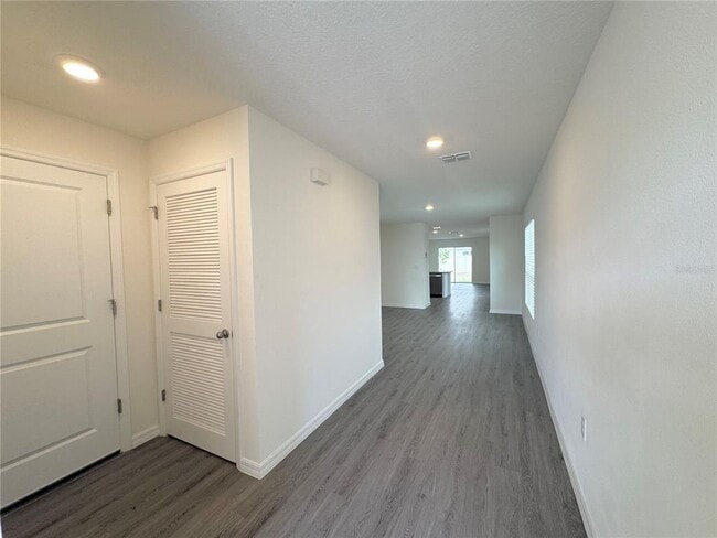 Building Photo - 36015 Sunflower Hl Dr