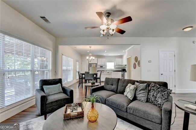 Building Photo - 335 Pintail Ct