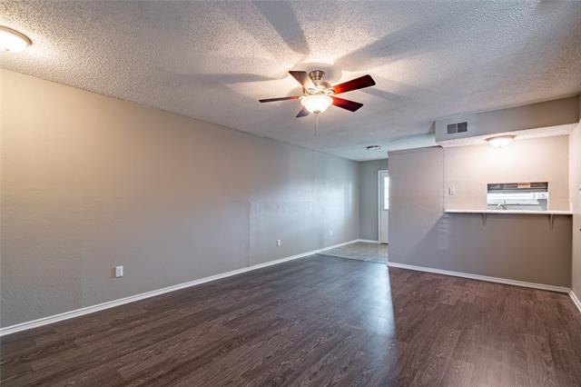 Building Photo - 400 Cambridge Dr