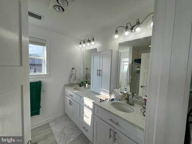 Building Photo - 8315 Bayside Rd