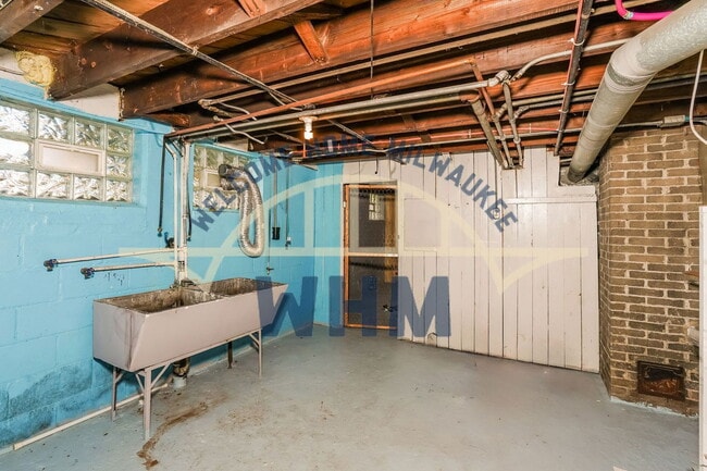 Building Photo - 2577 N 52nd St