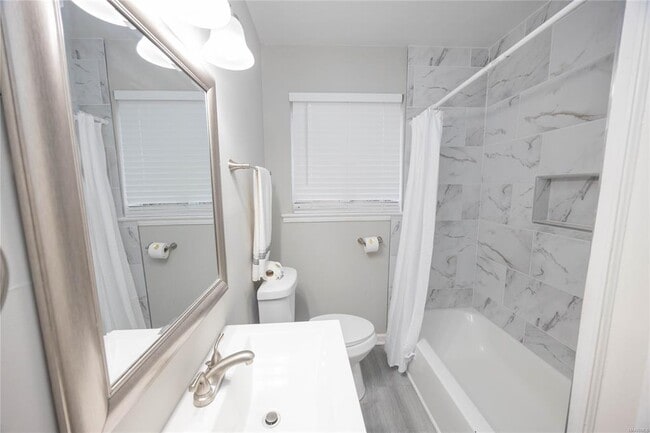 Building Photo - 2058 Woodley Rd