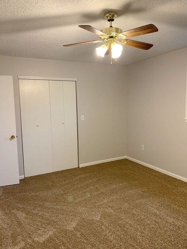 Building Photo - For Rent...4404 Wabash, Granite City