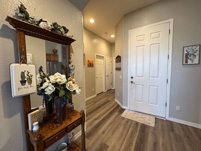 Building Photo - 3 BR Furnished w/Utilities-Vacation Rental- Laughlin Ranch