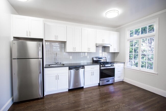 Building Photo - 701 Fell