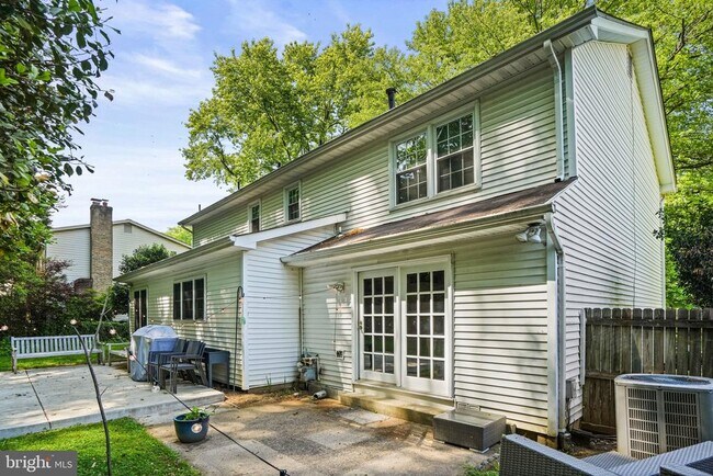 Building Photo - 6117 Larstan Dr