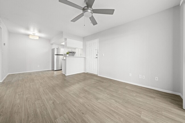 Building Photo - Connect on Union