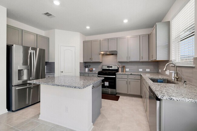 Building Photo - 7618 Coral Ky Dr
