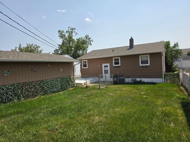 Building Photo - Centrally Located Three-Bedroom, Two-Bathroom House for Rent!