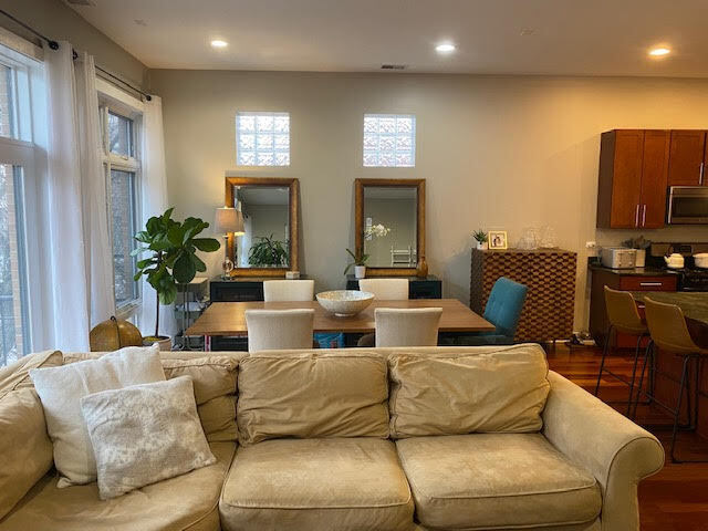 Building Photo - 2706 W Armitage Ave