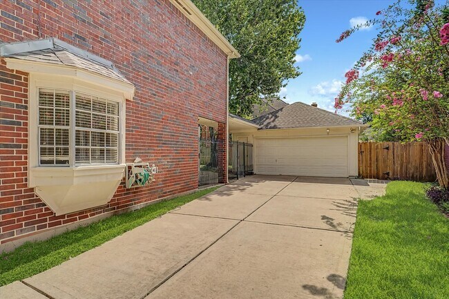 Building Photo - 4303 Hillswick Ct