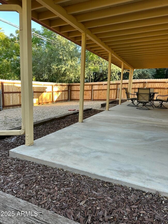 Building Photo - 819 N 5th St