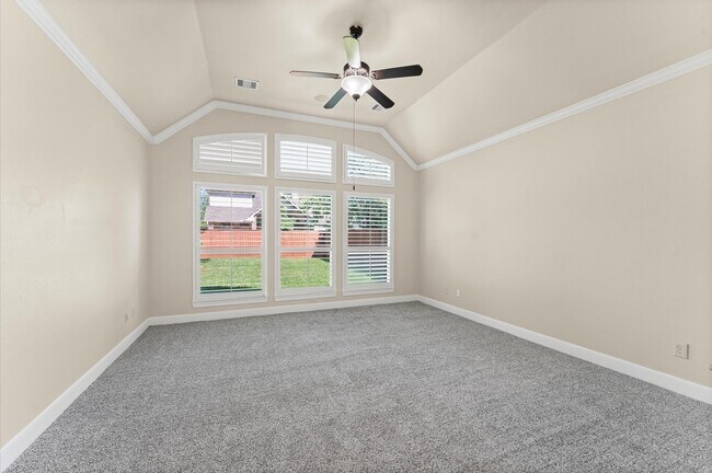Building Photo - 7 N Beech Springs Cir