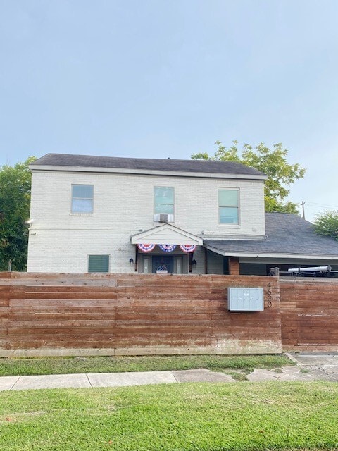 Building Photo - 4630 Woodside St