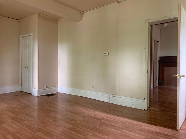 Building Photo - 512 Pearl Ave