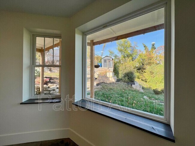 Building Photo - 21 Toxaway St