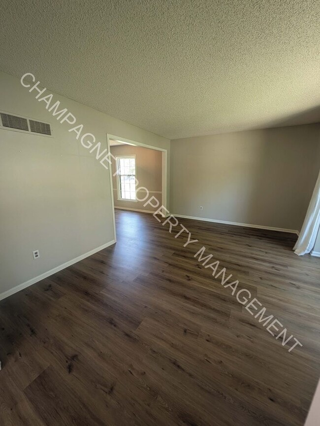 Building Photo - GORGEOUS LENEXA HOME FOR RENT - FLAT ROCK ...