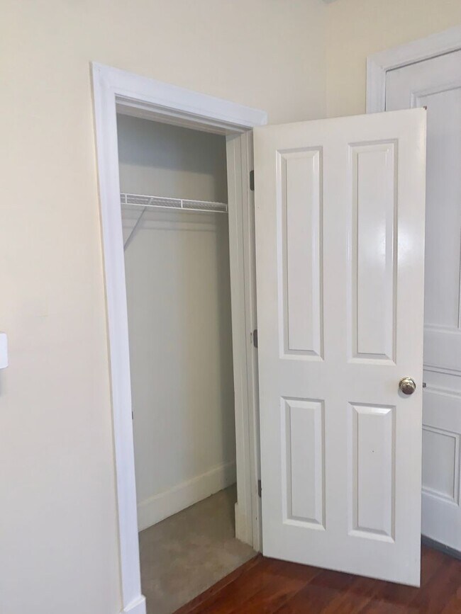 Building Photo - 405 N Madison St