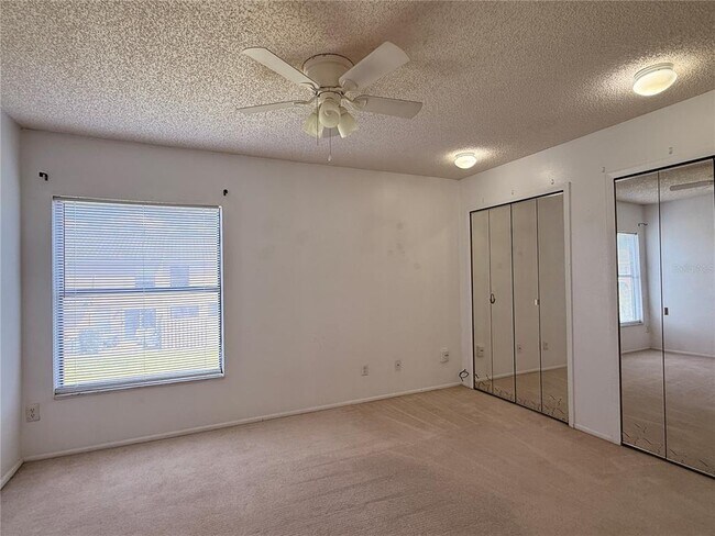 Building Photo - 1305 Park Villa Pl