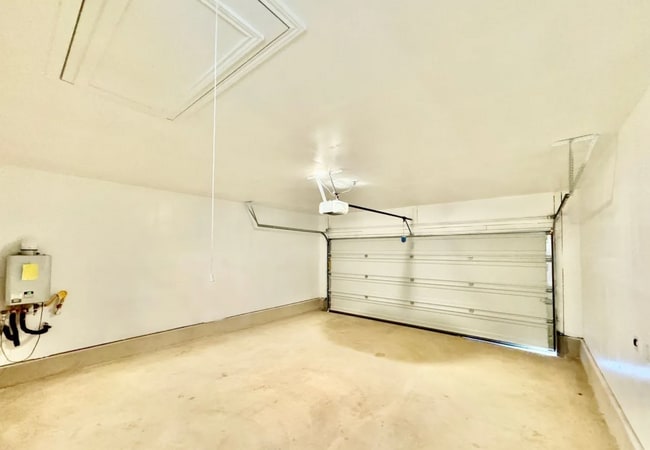 Building Photo - 10119 Asta Trl