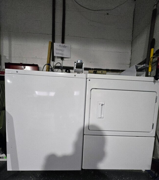 Building Photo - 18 68th St