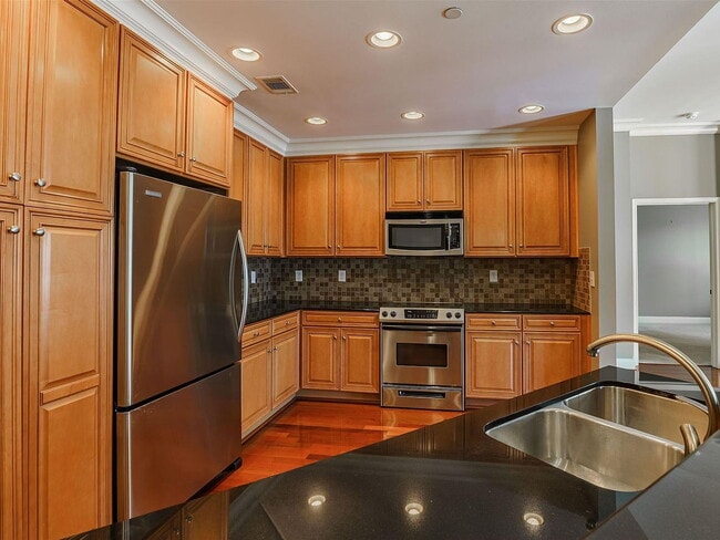 Building Photo - "Spacious 2-Bed, 2-Bath Gem in Columbia's Heartland – 1412 Sq Ft of Comfort!"