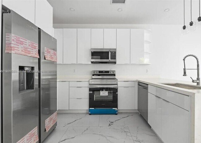 Building Photo - 2145 NW 4th St