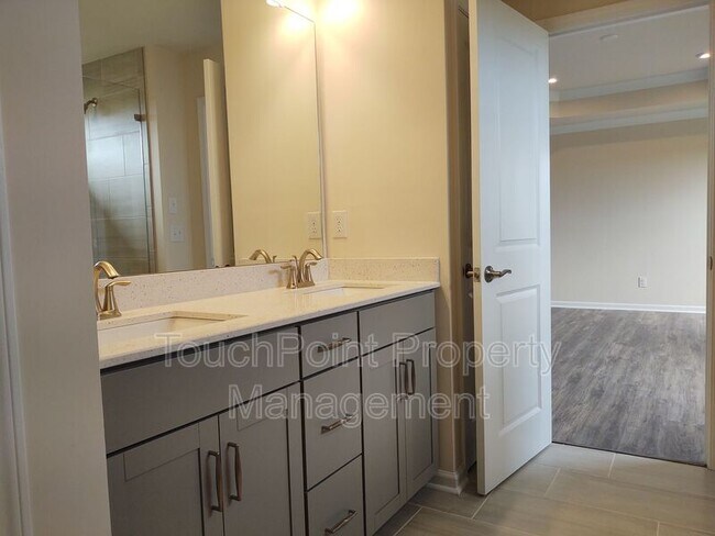 Building Photo - 23014 Clarabelle Dr