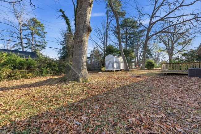 Building Photo - 8410 Yolanda Rd