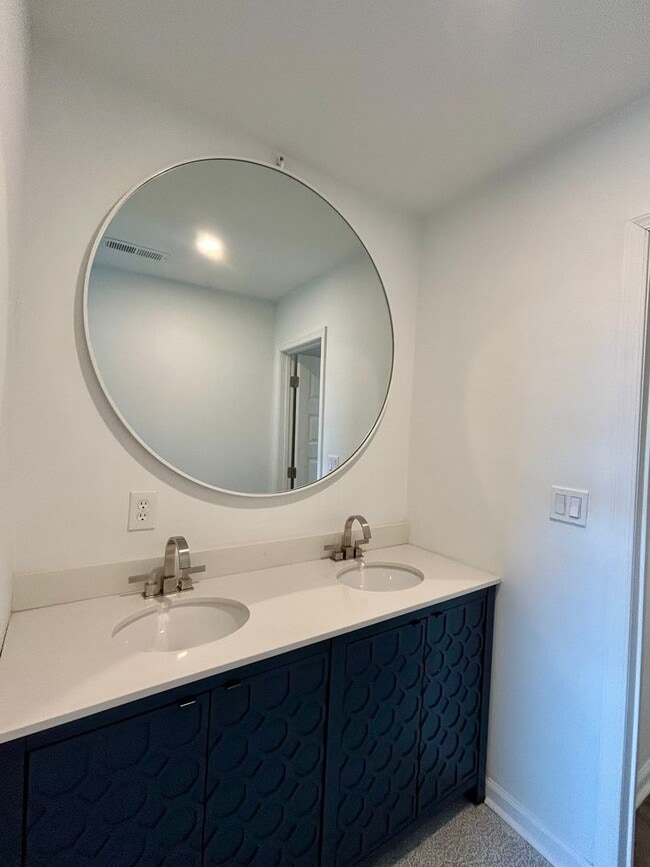 Building Photo - 3001 Guenevere Dr