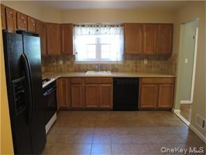 Building Photo - 444 Genesee Ct