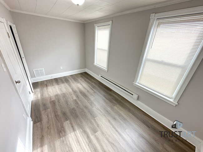 Building Photo - 3 bedroom house in Carroll Park area of Ph...