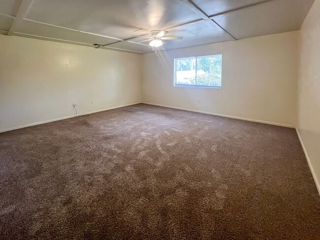 Building Photo - Pet Friendly 4BR/3BA Bedroom House - Available Mid-June!