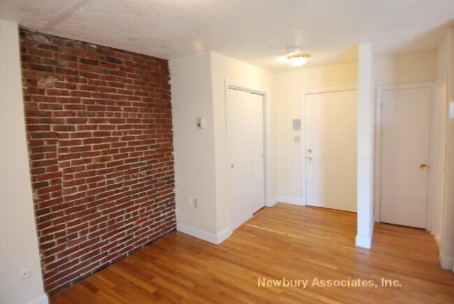 Building Photo - 95 Hudson St