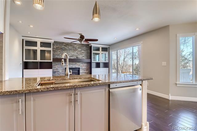 Building Photo - 16229 Hedgeway Dr