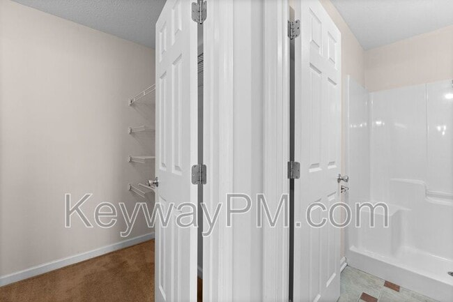 Building Photo - 189 Satomi Way