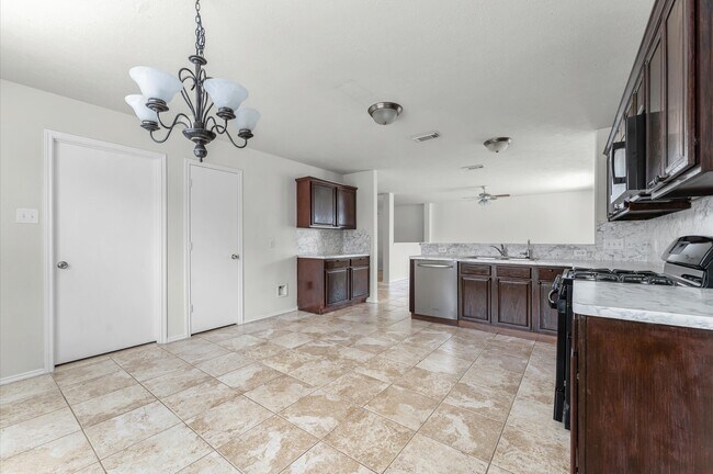 Building Photo - 12251 Noco Dr