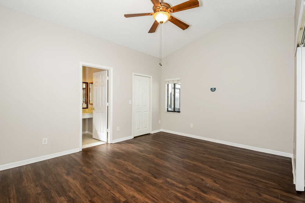 Building Photo - 1048 Vernon Loop