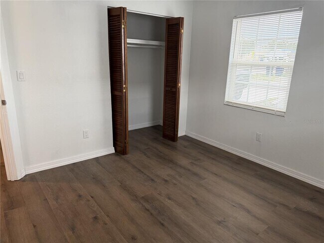 Building Photo - 6317 S Roberts Ave