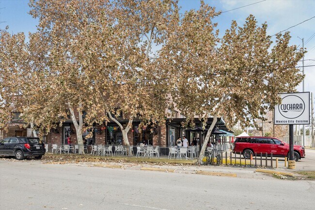 Building Photo - 2404 Fairview St